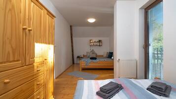 4 habitaciones y muebles diferentes