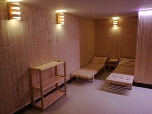 Villa | Sauna - Villa in Lesany With Sauna and Jacuzzi (Lešany)