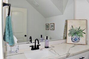 Dusche, Handtücher, Seife, Toilettenpapier