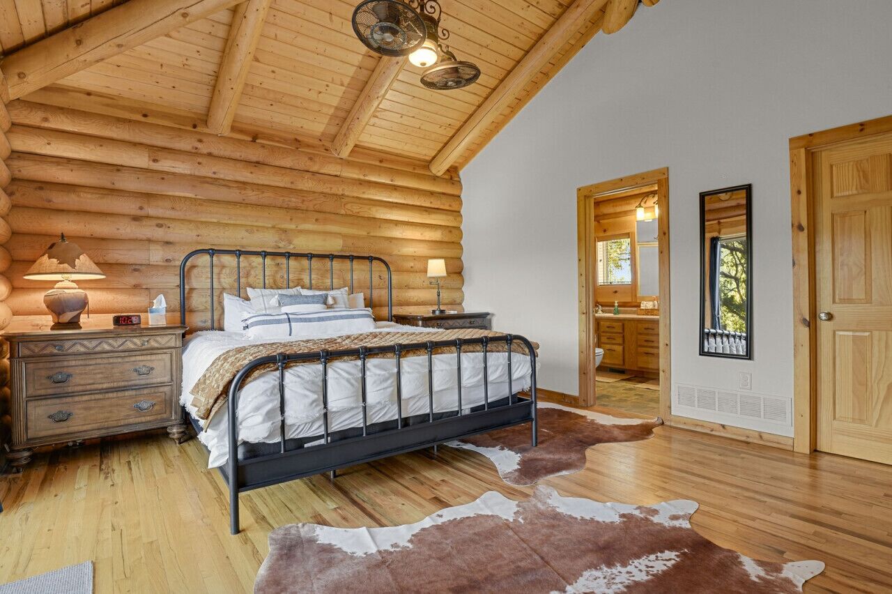 4 bedrooms, iron/ironing board, travel cot, free WiFi