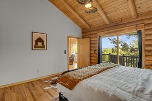 4 habitaciones, tabla de planchar con plancha y cuna de viaje 