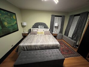 4 室のベッドルーム、アイロン / アイロン台、WiFi、ベッドシーツ