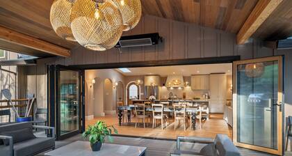 Private Luxury home in Healdsburg with Vineyard, Sauna, Hot tub, Tesla Charger