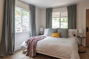 4 bedrooms, desk, iron/ironing board, travel cot