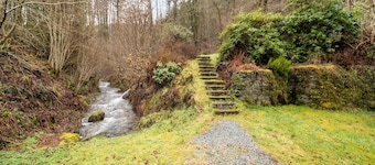 ริเวอร์ไซด์ รีทรีต, อาร์เดนเนส