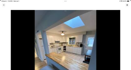 3-bed house Comfort and adventure ,hot tub includes 2 E bikes and 2 place kayak.