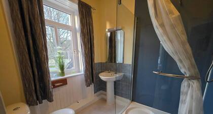 Highland Haven Apartment sleeps 8