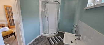 Cosy Apartment that sleeps 3, Pets Welcome