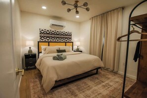 2 chambres, fer et planche à repasser, Wi-Fi, draps fournis