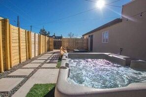 Bain à remous extérieur