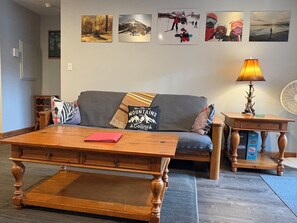 Smart-TV, Kamin, Videospiele, DVD-Player