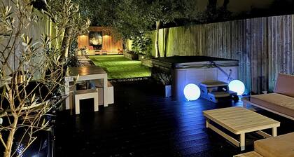 ✪Spacious 3 Bed house. 9min Walk to tube. Free Parking. Hot Tub. Pet Friendly ✪