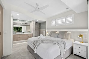 Iron/ironing board, free WiFi - French Quarter by Stay Noosa (Noosa Heads)