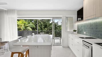 Belle Rue 205 - Renovated Two Bedroom Apartment | Private kitchen | Full-sized fridge, microwave, oven, stovetop