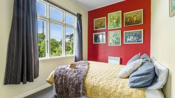 3 bedrooms, free WiFi, bed sheets