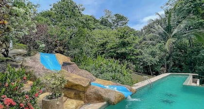 Wonderful 5-bedroom family villa with AC, Large Pool & Slide