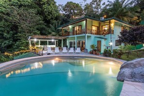 Pool - Wonderful 5-bedroom family villa with AC, Large Pool & Slide (Quepos)