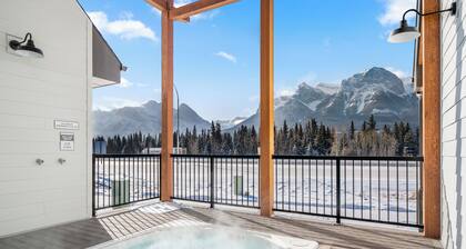 Luxuriously Cozy 3-bedroom Townhouse in Harvey Heights - 2 min to Banff Gate