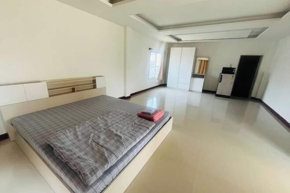 Bureau, espace de travail pour ordinateur portable