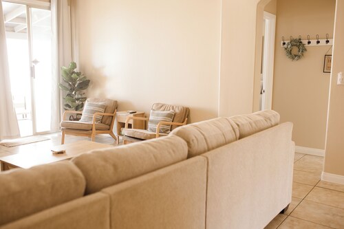 3-bedroom house in wonderful Bakersfield with WiFi, AC