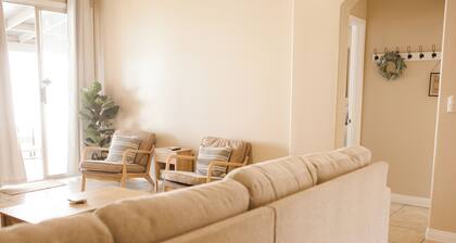 3-bedroom house in wonderful Bakersfield with WiFi, AC