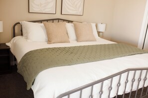 3 chambres, fer et planche à repasser, lit parapluie, Wi-Fi gratuit