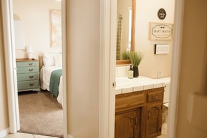 3 bedrooms, iron/ironing board, travel crib, free WiFi