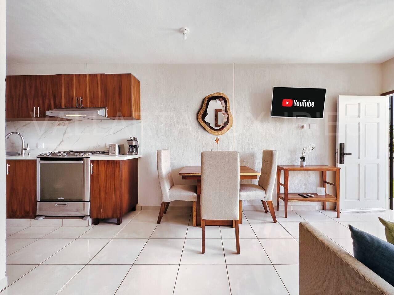 冰箱、微波炉、烤箱、炉灶