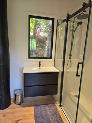 Bruser, håndklæder, Toiletpapir