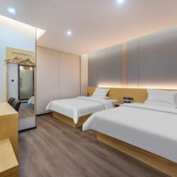 Chambre Confort avec lits jumeaux | Vue de la chambre