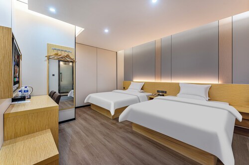 Guangzhou Kaiyue Hotel Luoxi Subway Station Branch - Free Deliver Service to Canton Fair Complex During Canton Fair Period