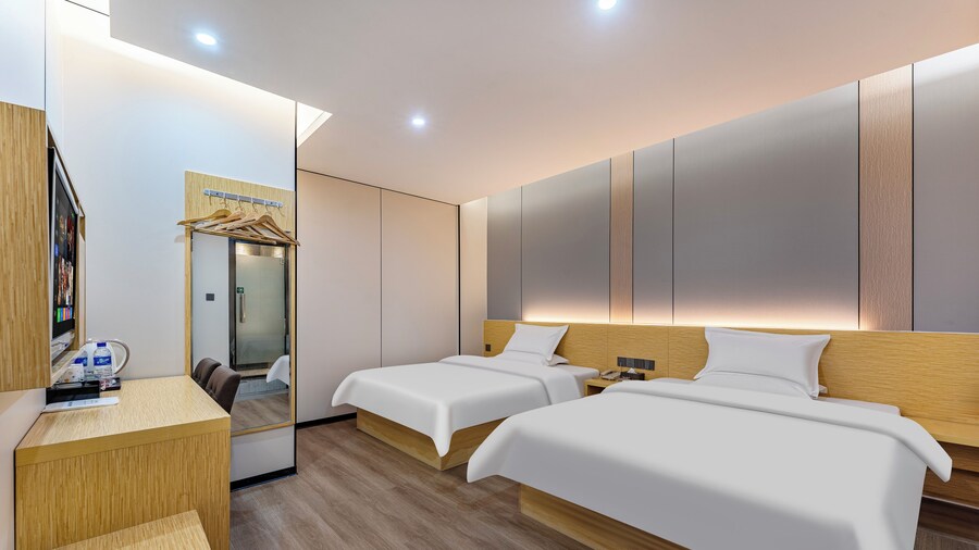 Guangzhou Kaiyue Hotel Luoxi Subway Station Branch - Free Deliver Service to Canton Fair Complex During Canton Fair Period