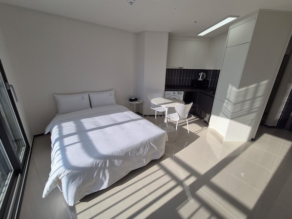 Premier Double Room, Balcony, City View