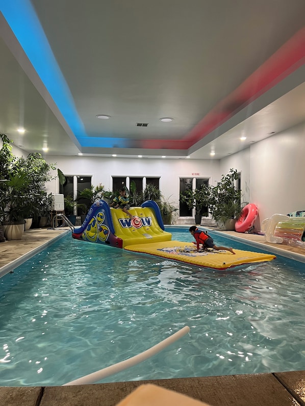 Piscine intérieure, piscine chauffée