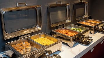 Free daily self-serve breakfast