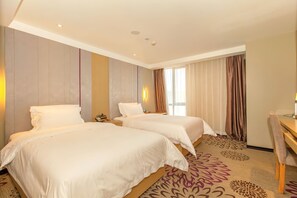 Business Twin Room, City View | View from room - Lavande International Hotel Wuhan Jiedaokou University of Technology Mafangshan Campus Branch (Wuhan)