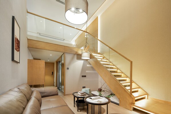 Svit Premier - balkong - utsikt mot innergården | Mörkläggningsgardiner, ljudisolering och gratis wi-fi