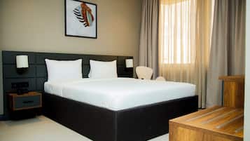 Suíte superluxo | Cofres nos quartos, escrivaninha, espaço de trabalho para notebook