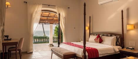 Villa, baño privado, vista a la playa | 3 habitaciones, tabla de planchar con plancha y wifi gratis