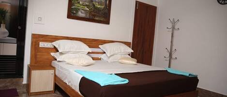 1 bedroom, free WiFi, bed sheets
