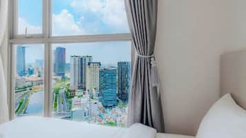 4 bedrooms, Egyptian cotton sheets, premium bedding, down duvets