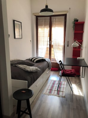 2 chambres, fer et planche à repasser, accès à Internet, literie fournie