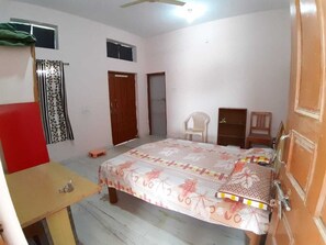 2 bedrooms, iron/ironing board, WiFi, bed sheets - Charming 2-bedroom B&B with WiFi, AC in welcoming Jhunjhunu (Jhunjhunu)