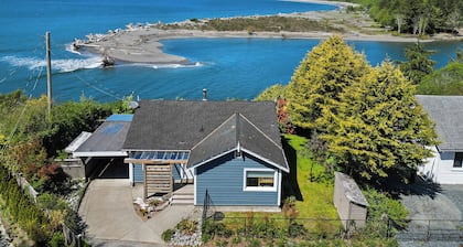 San Juan Surfhouse - Hot Tub. Oceanfront. Amazing view, Premium Oceanfront Vacation Rental