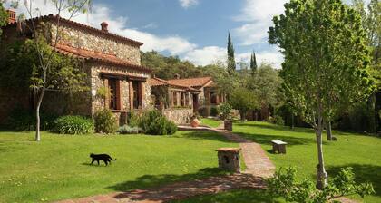 La Zoya, Tranquil Riverside Retreat