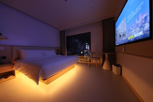 Senior-Doppelzimmer, Stadtblick | Verdunkelungsvorhänge, schallisolierte Zimmer, Bügeleisen/Bügelbrett