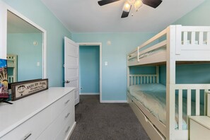 2 slaapkamers, een strijkplank/strijkijzer, gratis wifi