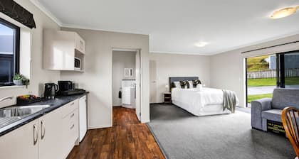 Peaceful Escape in Manutahi – Pet Friendly & Continental breakfast provided