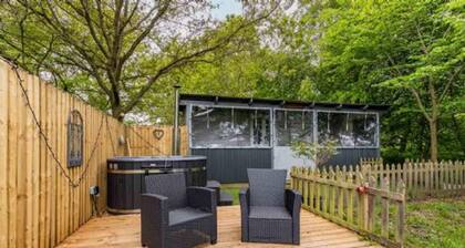 Host Stay The Bishy Barnee Bee