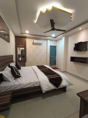 Superior Room - Deepsun Regency Hotel (Sagar)